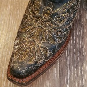 Corral Cowgirl Boots size 8.5